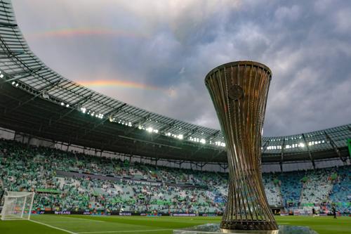 Trofeul Conference League / Imago Images