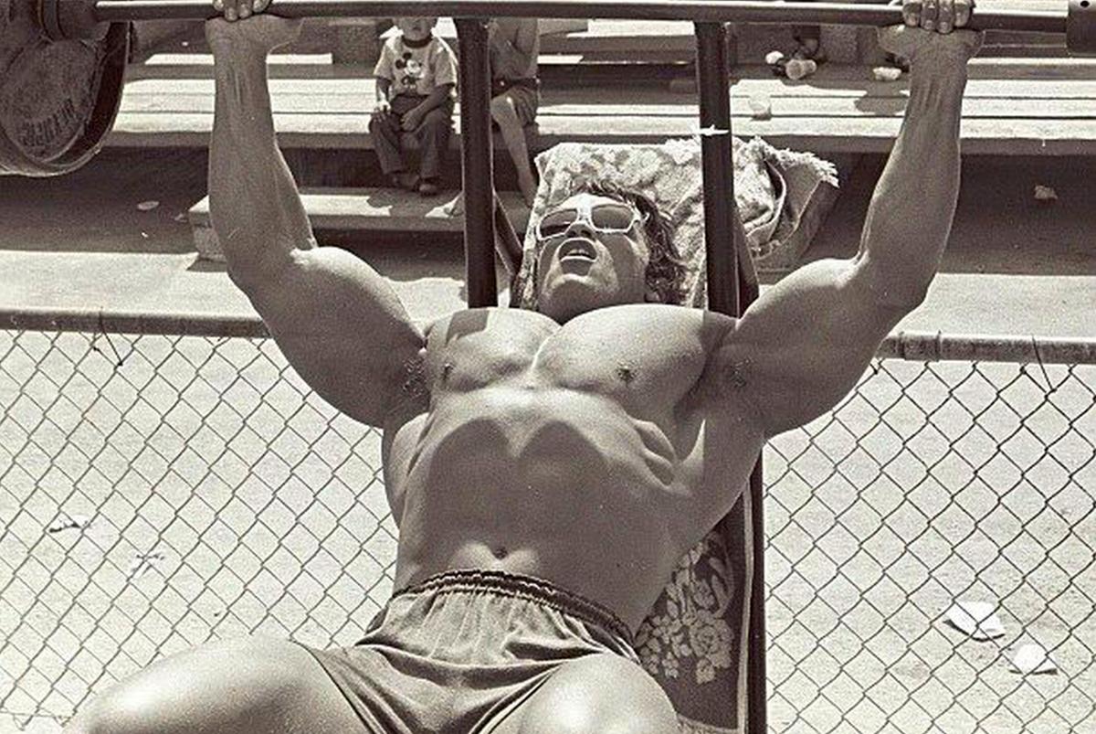 Final de coșmar pentru Arnold Schwarzenegger la Munchen » Reținut și șicanat 3 ore, și-a lăsat partenera drept garanție că se întoarce! „Nemții nu mai văd pădurea de copaci”