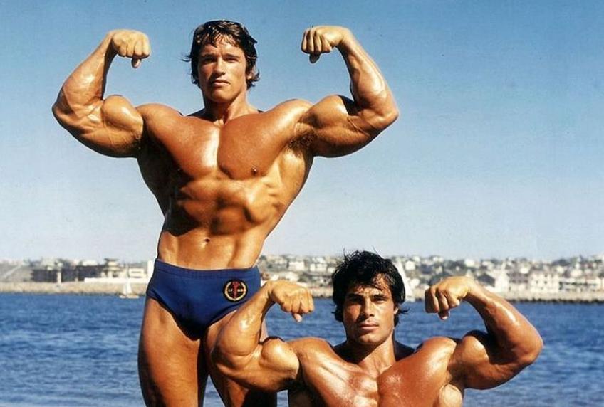 Arnold Schwarzenegger // FOOT: Facebook