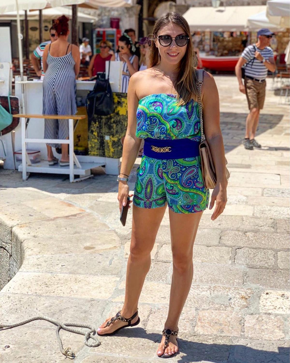 FOTO Monica Roșu, apariție fierbinte la piscină! S-a fotografiat provocator în costum de baie