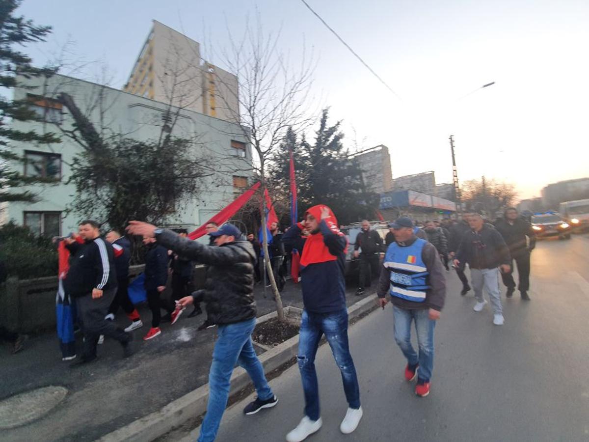 DINAMO - FCSB // FOTO Galeria roș-albastră a ajuns la Arena Națională! Câte bilete s-au vândut până acum la Derby de România