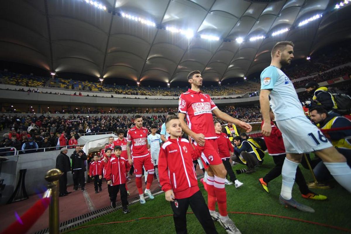 DINAMO - FCSB 2-1 // Valentin Lazăr îl ia peste picior pe Bogdan Vintilă: „Când lucrezi pentru un creștin, n-ai nicio putere!”