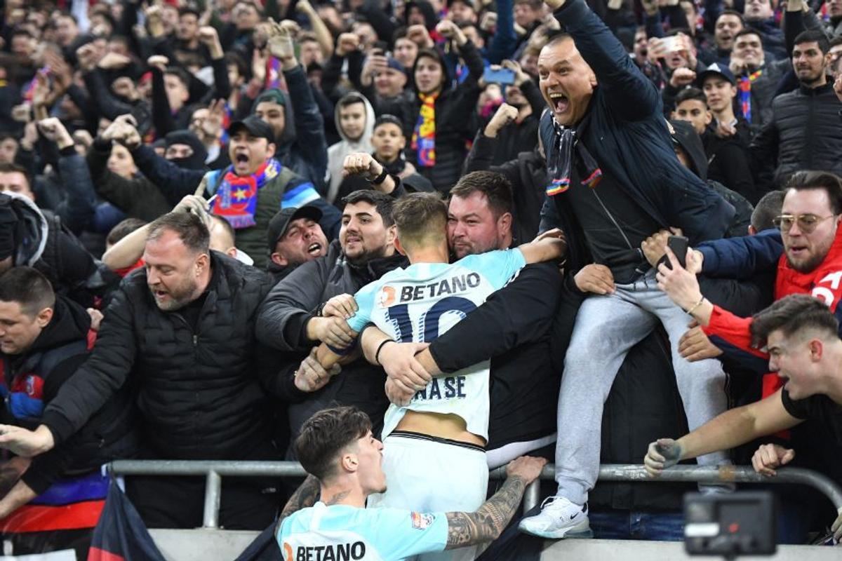 DINAMO - FCSB 2-1 // Doi copii au oferit imaginea serii pe Arena Națională