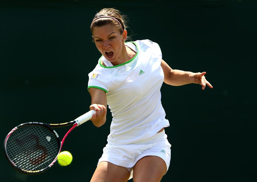 Simona Halep în partida cu Serena Williams de la Wimbledon 2011 FOTO Gettyimages Simona Halep, zece ani de schimbări de la prima confruntare cu Serena Williams