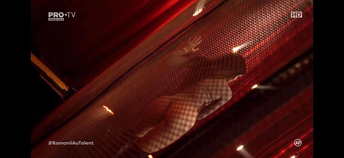 GALERIE FOTO A luat mințile bărbaților! Roberta Anghel este una dintre cele mai sexy antrenoare de fitness din București