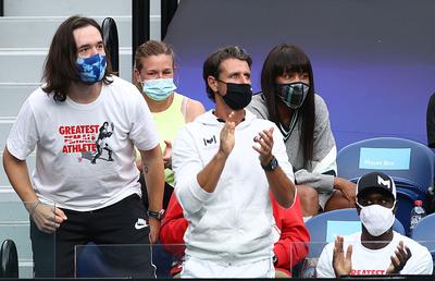 FOTO Mesaj manifest al apropiaților Serenei Williams! Ce scria pe tricourile purtate la meciul cu Simona Halep