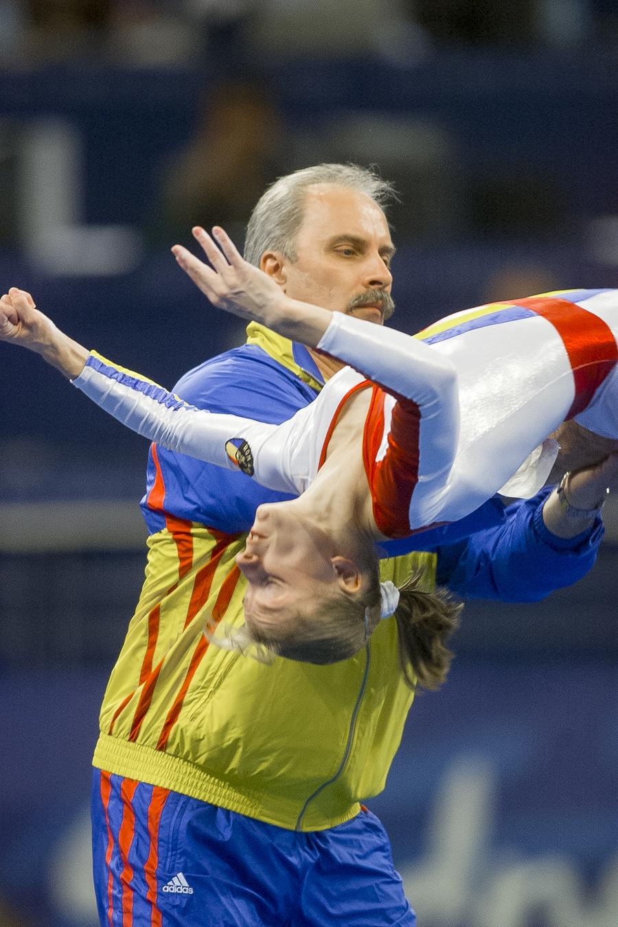 Gimnastele care au lucrat cu Octavian Bellu vorbesc despre clipele care le-au marcat
