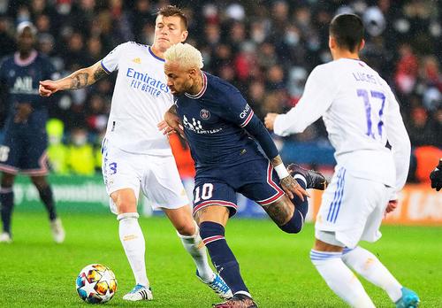 Neymar împotriva jucătorilor de la Real Madrid