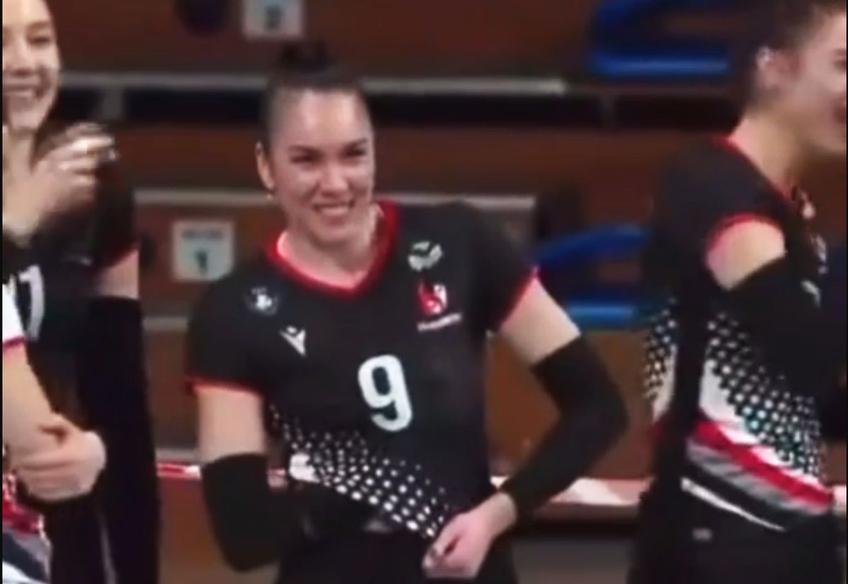 Voleibalista Iulia Gerasymova (32 de ani) a devenit vedetă pe Tik-Tok, în urma unor mișcări inedite de dans făcute chiar în timpul unui meci de Liga Campionilor.