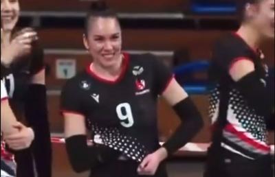 Mișcările incredibile prin care a vrut să distragă atenția în meciul din Liga Campionilor »  Ce a urmat: „Sunt copleșită”