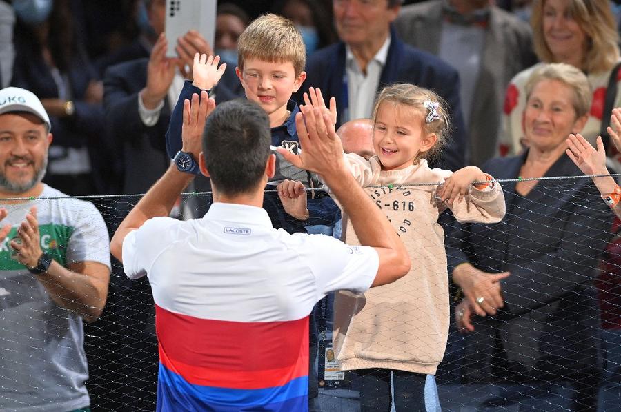 Novak Djokovic, alături de Stefan și Tara, cei doi copii ai săi / Sursă foto: Guliver/Getty Images Aşa tată, aşa fiu! » Juniorul lui Novak Djokovic a câștigat primul său turneu: „A fost un fel de Sunshine Double pentru noi”