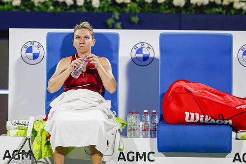 Simona Halep (30 de ani, 23 WTA) a învins-o pe Gabriela Ruse (24 de ani, 59 WTA), scor 6-3, 6-2, și s-a calificat în sferturile de finală ale turneului de la Dubai.