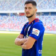 „Militarii” i-au transferat pe Cosmin Ciocoteală și Mahadi Mahrez Kayondo / Sursă foto: Facebook@ Steaua București
