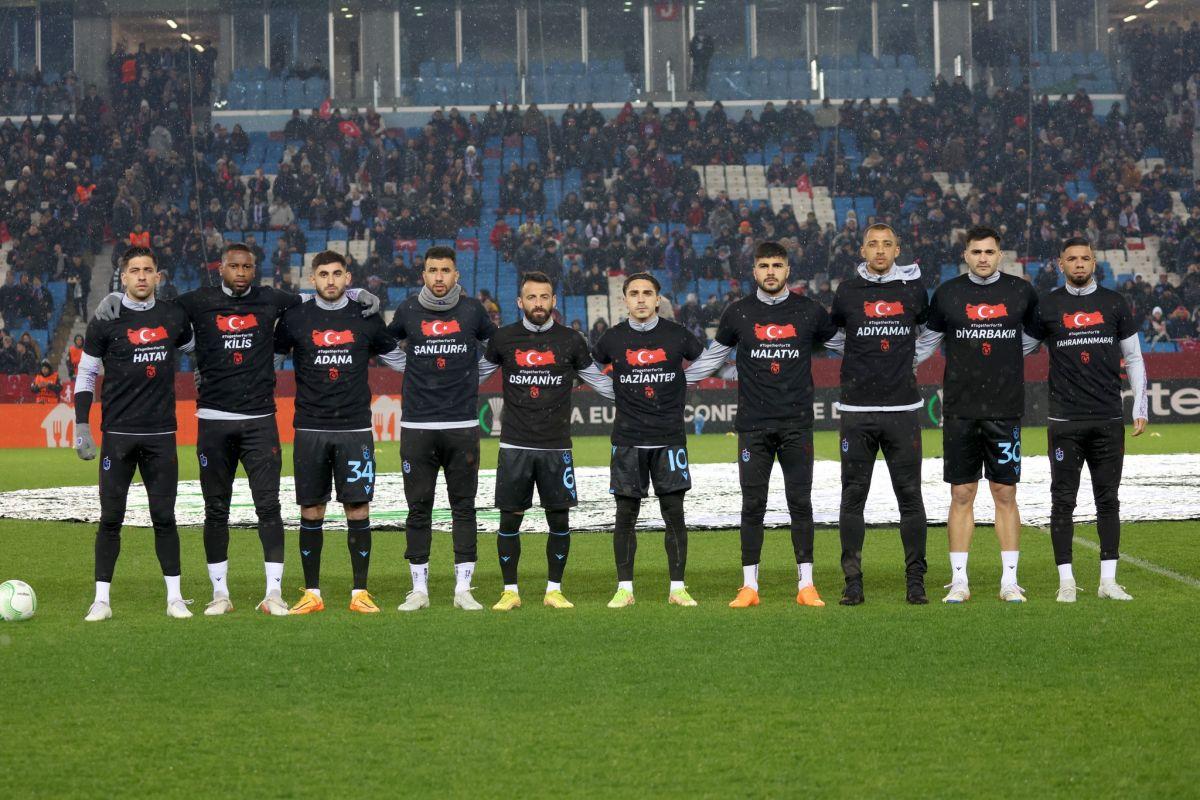 Trabzonspor - FC Basel (16 februarie 2023) - scenografia emoționantă a suporterilor turci