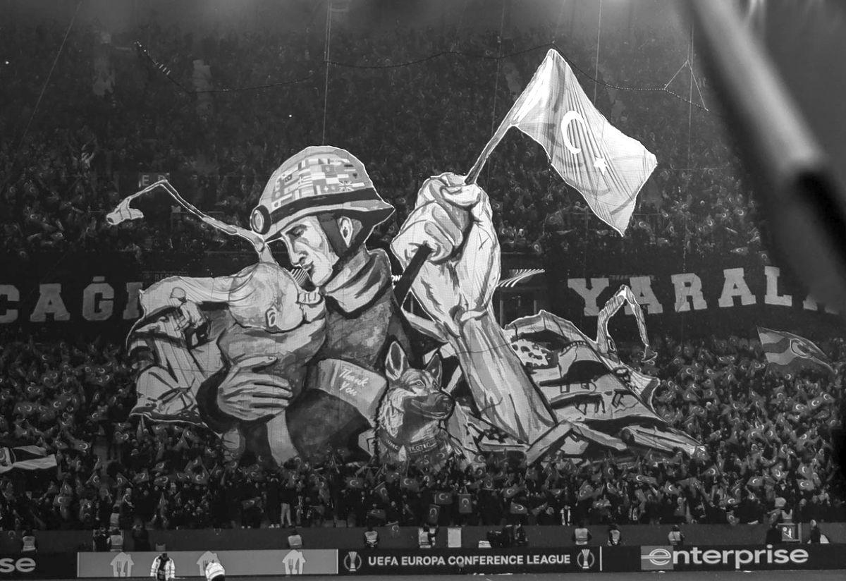 Trabzonspor - FC Basel (16 februarie 2023) - scenografia emoționantă a suporterilor turci