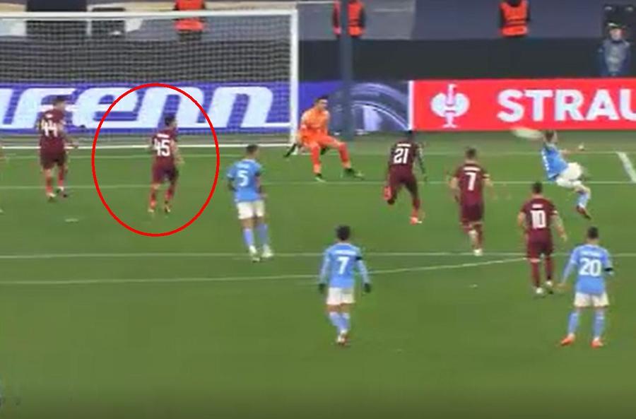 Din fază fixă, Dane?! Cine e jucătorul care l-a „trădat” pe Petrescu la golul lui Lazio