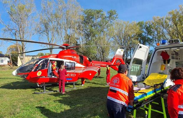Clipe teribile pentru iubita fotbalistului din Liga 1 » Transportată cu elicopterul la spital în stare gravă, coechipierii au mers de urgență să doneze sânge