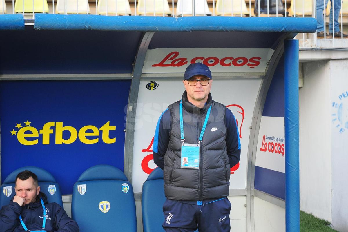Altfel de știri de la Petrolul - Poli Iași 2-1 » Grădinița de acasă, arbitrii, „refacere” cu tobă și slănină + Andreea Hanca s-a accidentat