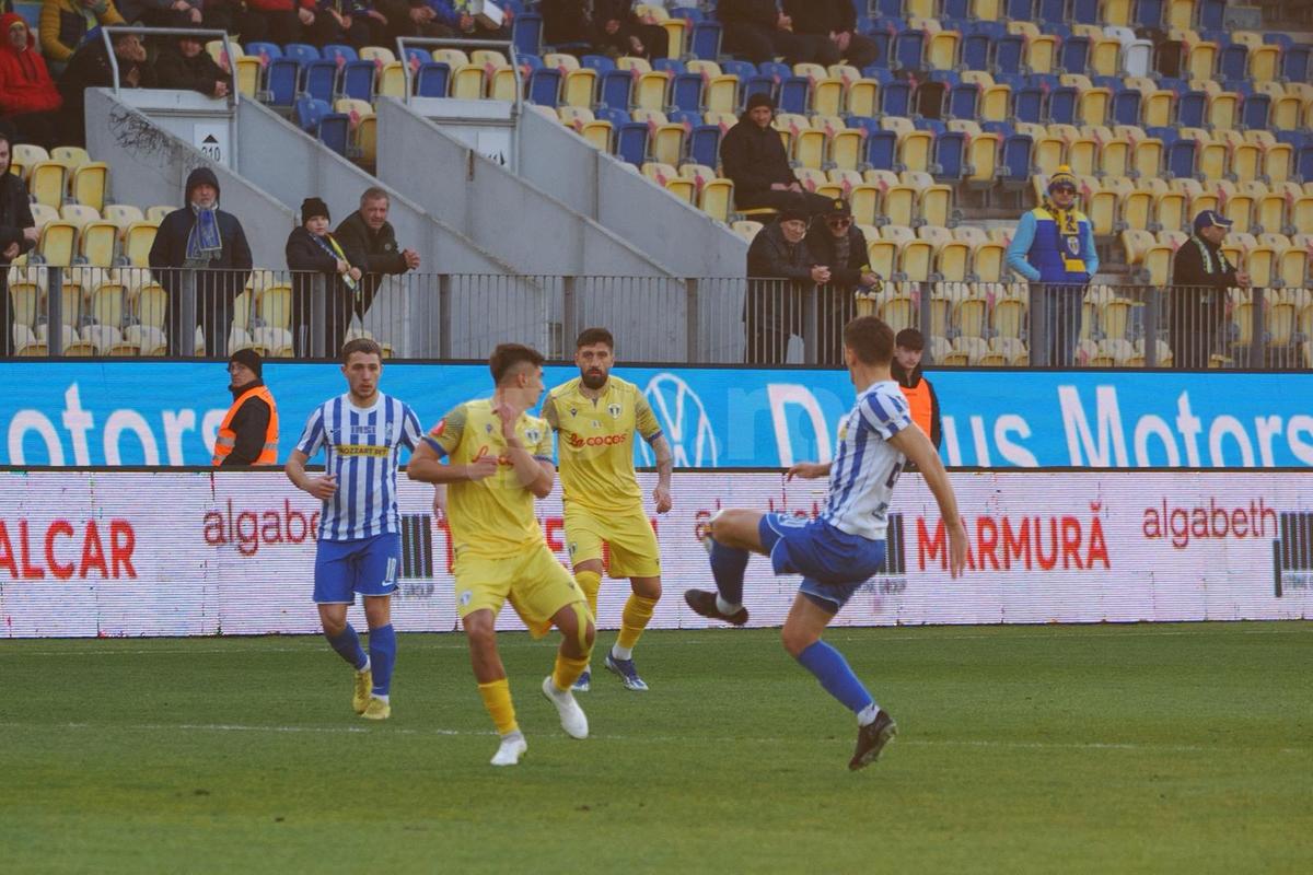 Altfel de știri de la Petrolul - Poli Iași 2-1 » Grădinița de acasă, arbitrii, „refacere” cu tobă și slănină + Andreea Hanca s-a accidentat