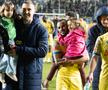 Petrolul - Poli Iași 2-1. Jucătorii au petrecut cu copiii FOTO Ionuț Iordache