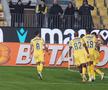 Altfel de știri de la Petrolul - Poli Iași 2-1 » Grădinița de acasă, arbitrii, „refacere” cu tobă și slănină + Andreea Hanca s-a accidentat