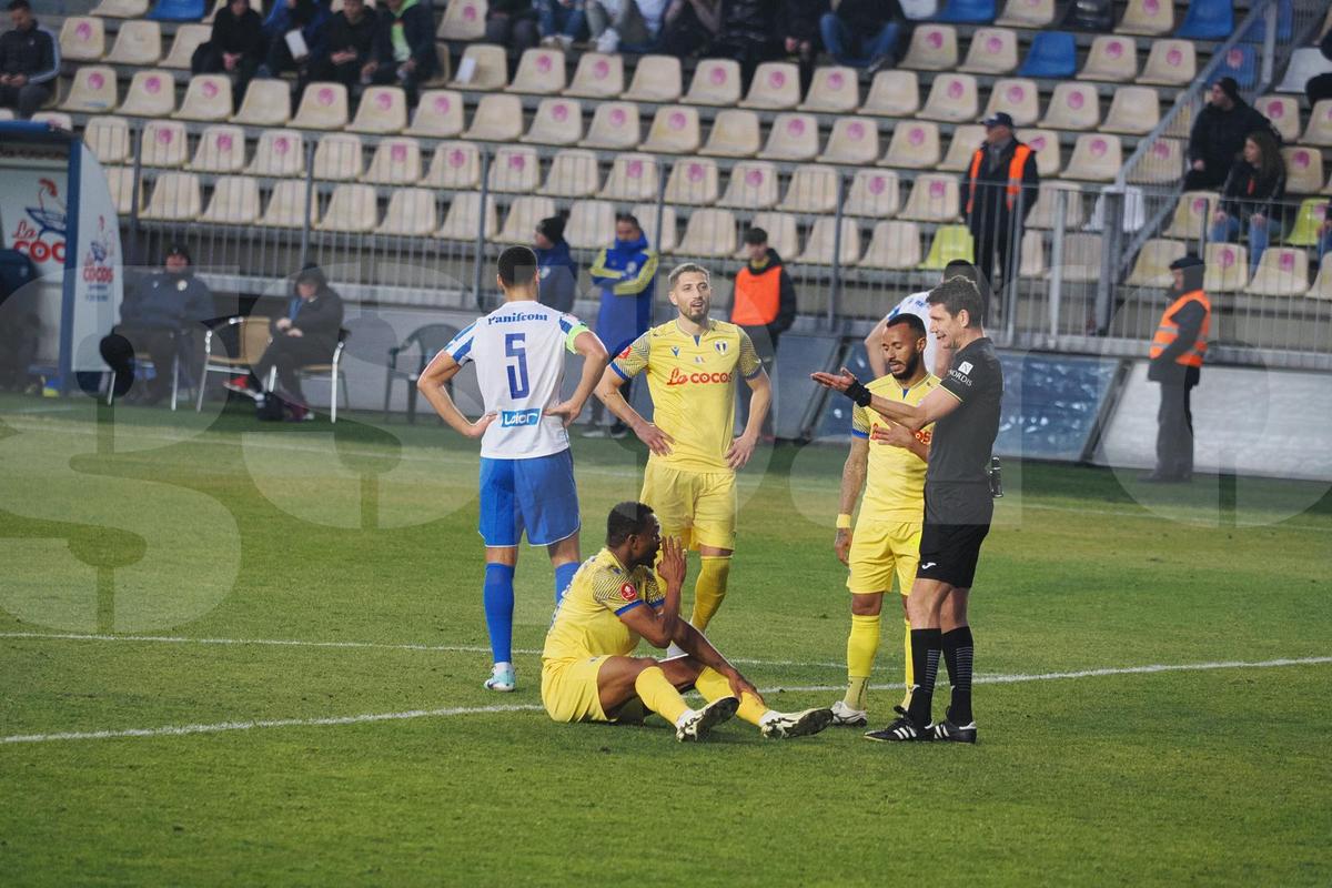 Veteranul de la Poli Iași, acuzații după 1-2 cu Petrolul: „Toți o vor pe Dinamo și dau în noi!”