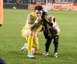 Petrolul - Poli Iași 2-1. Jucătorii au petrecut cu copiii FOTO Ionuț Iordache