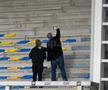 Petrolul - Poli Iași 2-1. Doi suporteri ieșeni au venit la Ploiești FOTO Ionuț Iordache