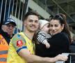 Petrolul - Poli Iași 2-1. Jucătorii au petrecut cu copiii FOTO Ionuț Iordache