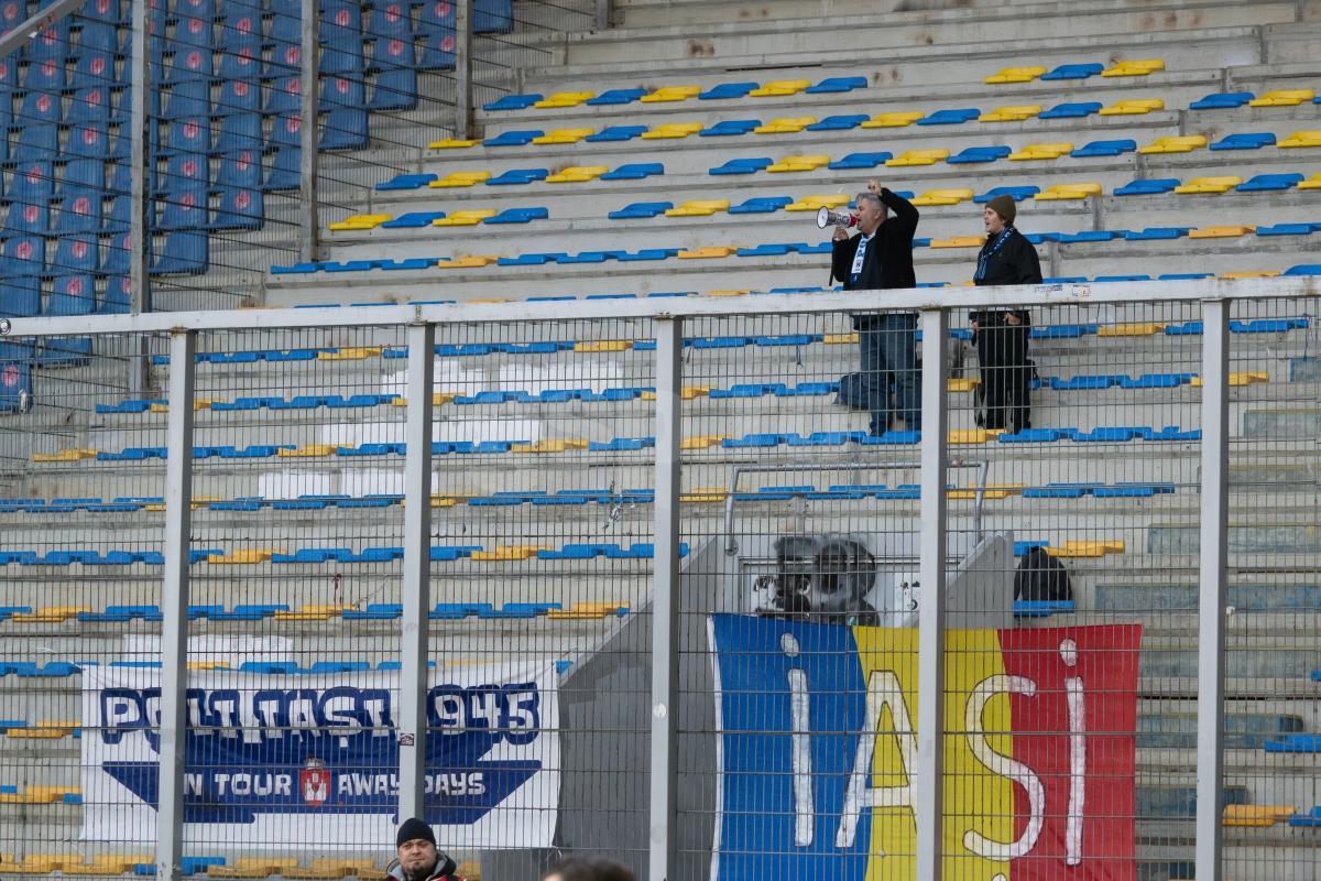 Petrolul - Poli Iași 2-1. Doi suporteri ieșeni au venit la Ploiești