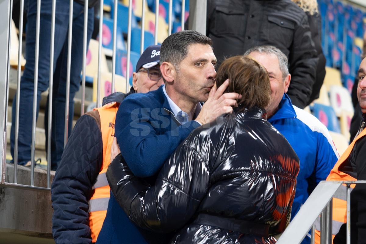 Petrolul - Poli Iași 2-1. Florin Pîrvu, în brațele soției