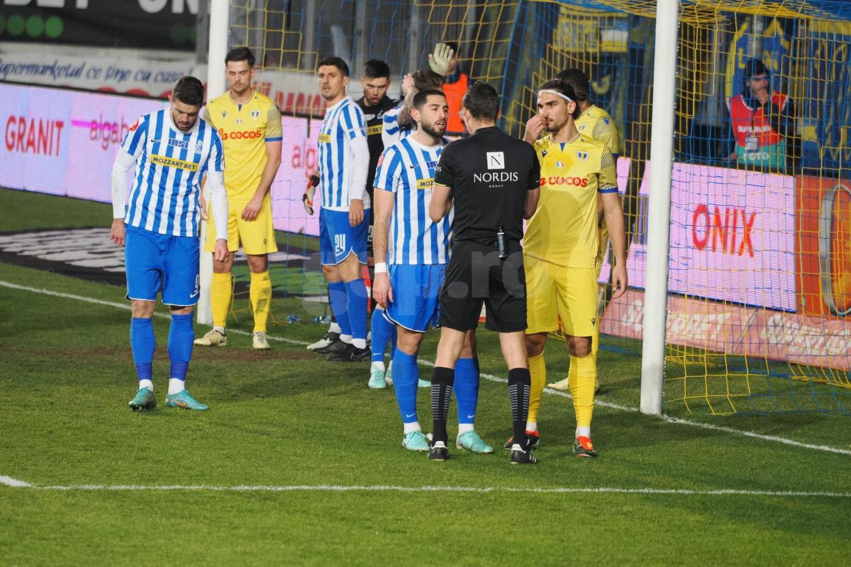Altfel de știri de la Petrolul - Poli Iași 2-1 » Grădinița de acasă, arbitrii, „refacere” cu tobă și slănină + Andreea Hanca s-a accidentat