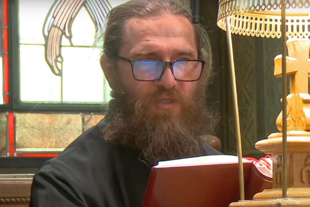 Imagini inedite cu Alexandru Tudor la Patriarhie » Ce l-a pus preotul să facă: toate privirile au fost pe fostul arbitru
