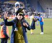 Petrolul - Poli Iași 2-1. Jucătorii au petrecut cu copiii FOTO Ionuț Iordache