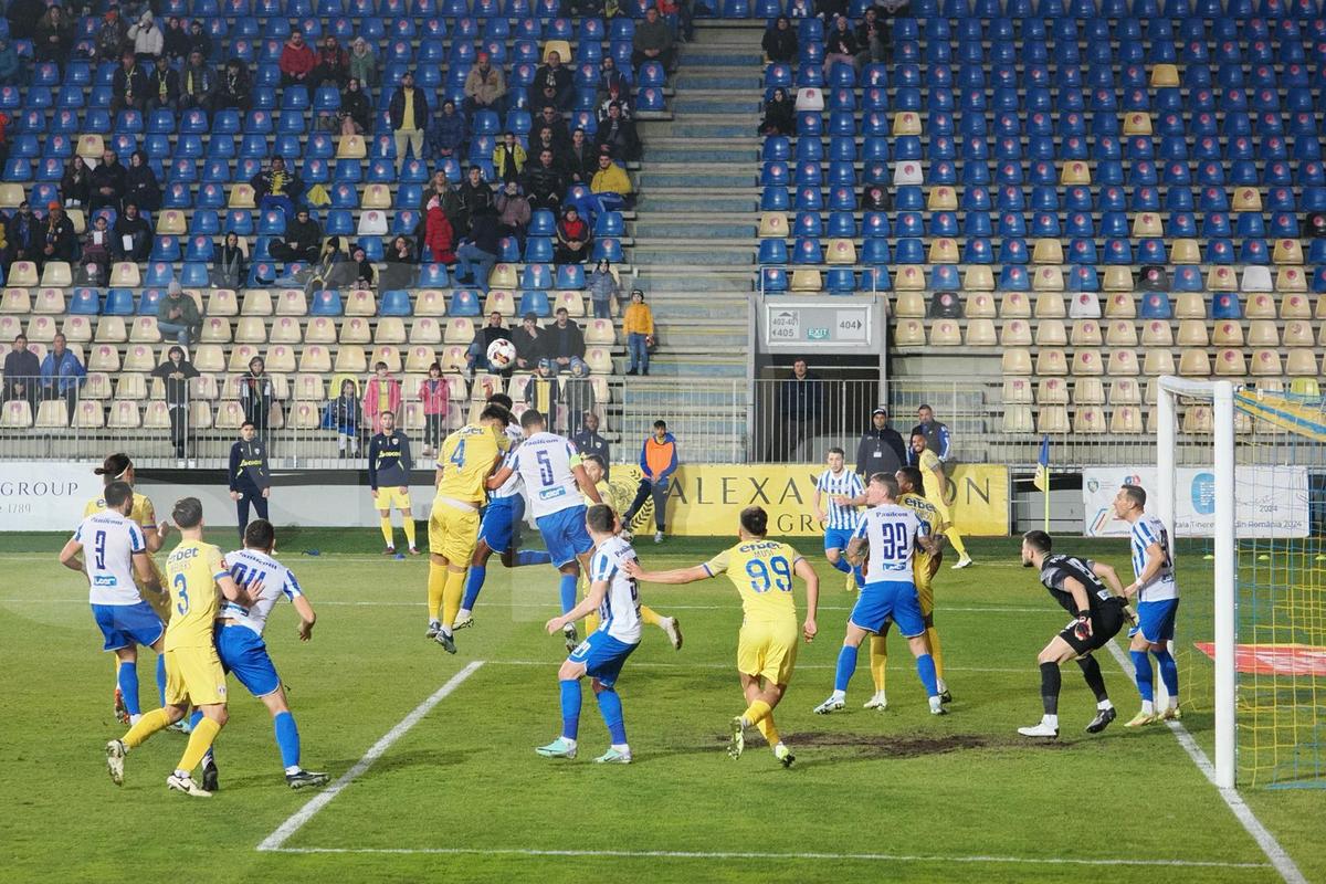 Veteranul de la Poli Iași, acuzații după 1-2 cu Petrolul: „Toți o vor pe Dinamo și dau în noi!”