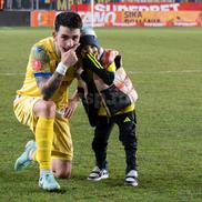 Petrolul - Poli Iași 2-1. Jucătorii au petrecut cu copiii FOTO Ionuț Iordache
