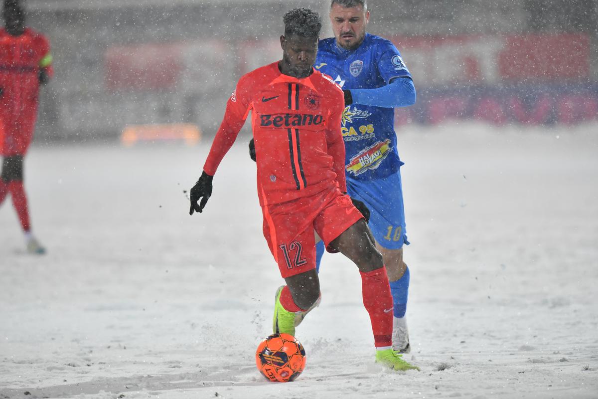 Gloria Buzău - FCSB, disputat pe ninsoare, foto: Cristi Preda / GSP // 16.02.2025