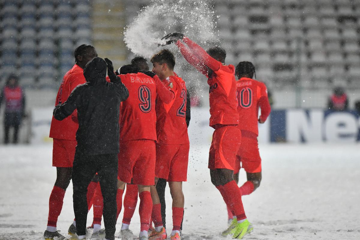 Gloria Buzău - FCSB, disputat pe ninsoare, foto: Cristi Preda / GSP // 16.02.2025