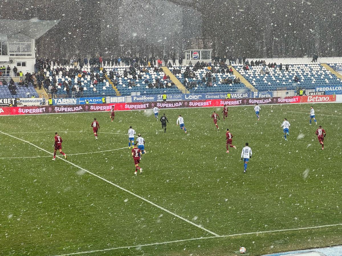 Imagini din Poli Iași - CFR Cluj