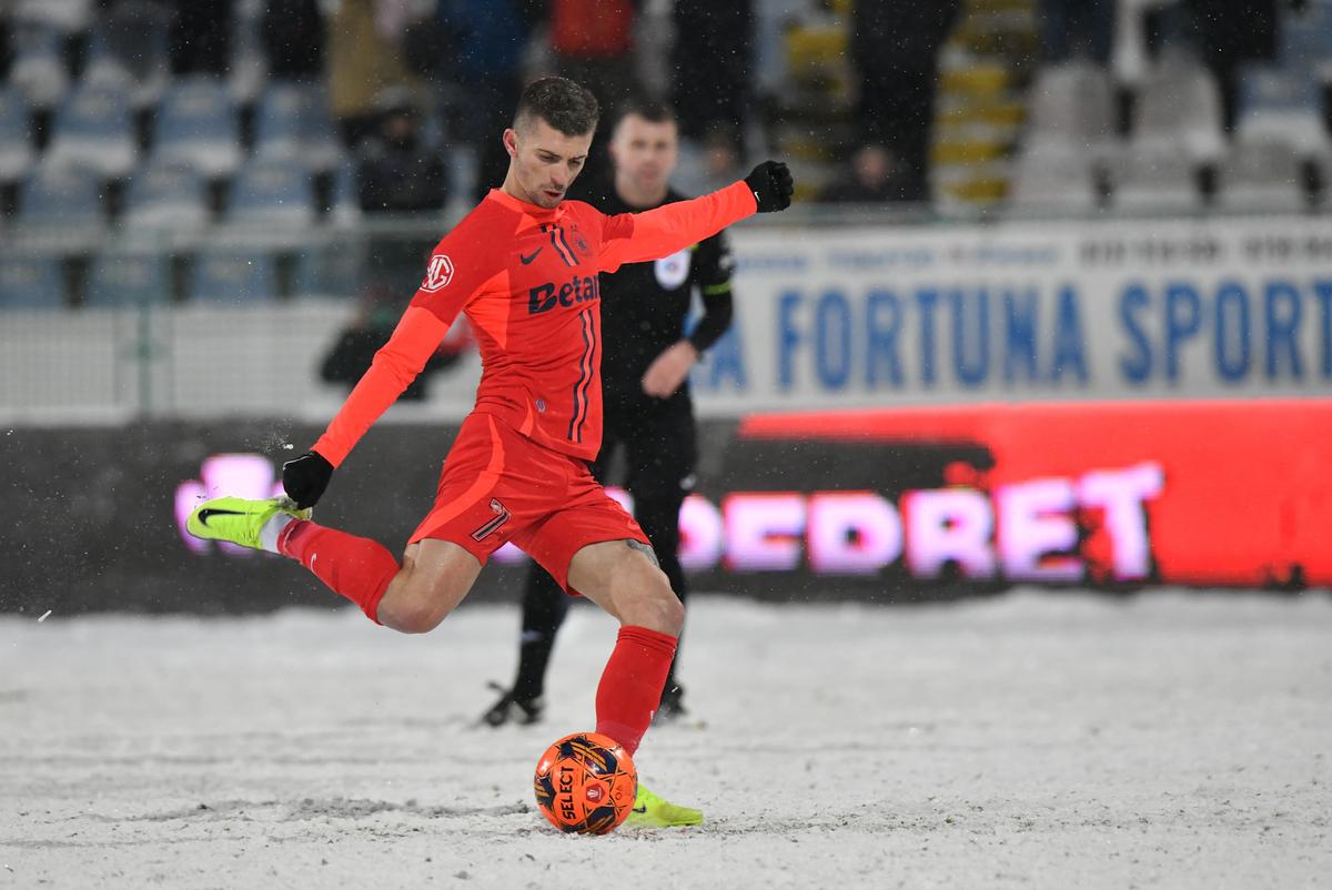 Gloria Buzău - FCSB, disputat pe ninsoare, foto: Cristi Preda / GSP // 16.02.2025