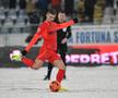 Florin Tănase în Gloria Buzău - FCSB, disputat pe ninsoare, foto: Cristi Preda / GSP // 16.02.2025