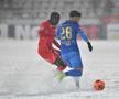 Gele în Gloria Buzău - FCSB, disputat pe ninsoare, foto: Cristi Preda / GSP // 16.02.2025