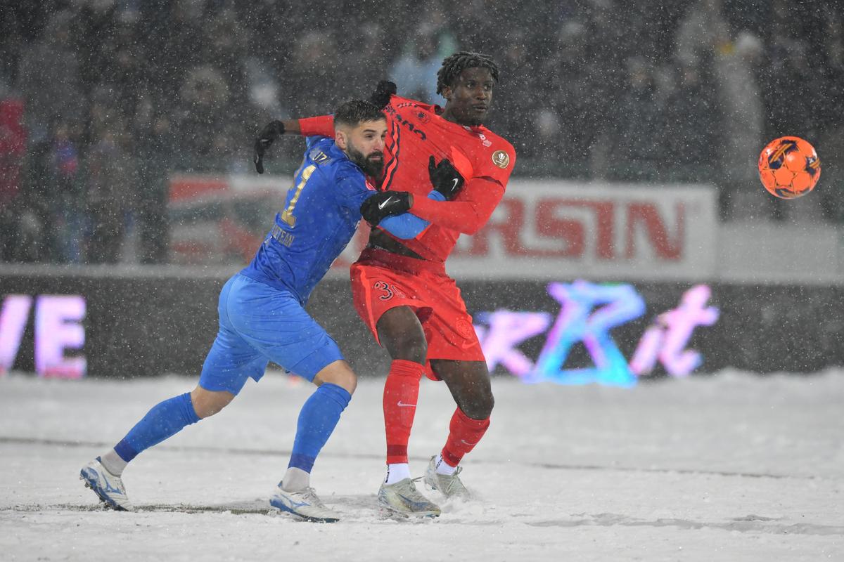 Gloria Buzău - FCSB, disputat pe ninsoare, foto: Cristi Preda / GSP // 16.02.2025