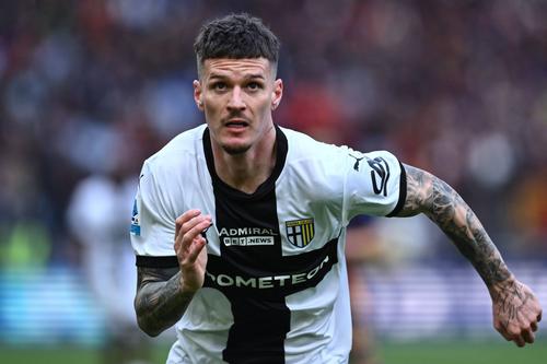 Dennis Man (26 de ani), aripa dreaptă a celor de la Parma, a jucat în prima repriză a eșecului cu Roma, scor 0-1, din runda cu numărul #25 din Serie A.