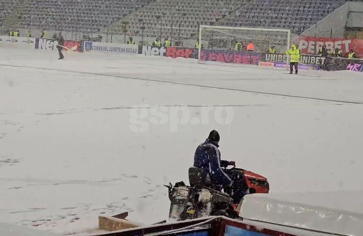 Imagini cu zăpada de la Buzău, înaintea meciului Gloria - FCSB