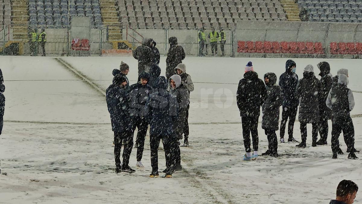 Imagini cu zăpada de la Buzău, înaintea meciului Gloria - FCSB