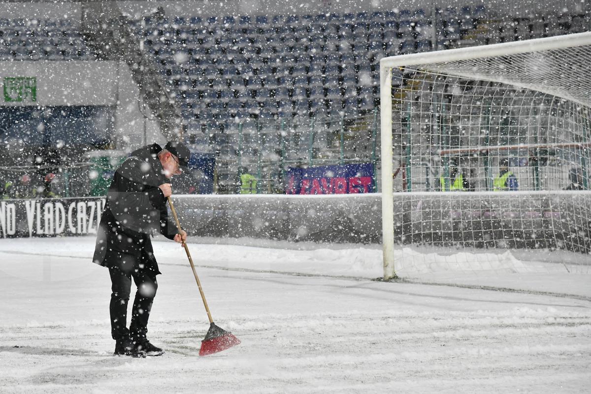 Imagini cu zăpada de la Buzău, înaintea meciului Gloria - FCSB