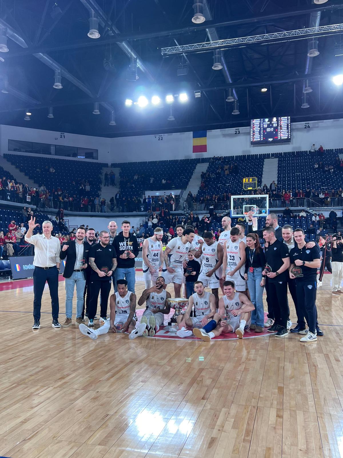 Motivul pentru care antrenorul lui CSM Oradea a absentat de la festivitatea de premiere a Cupei României: „E firesc, nu?”
