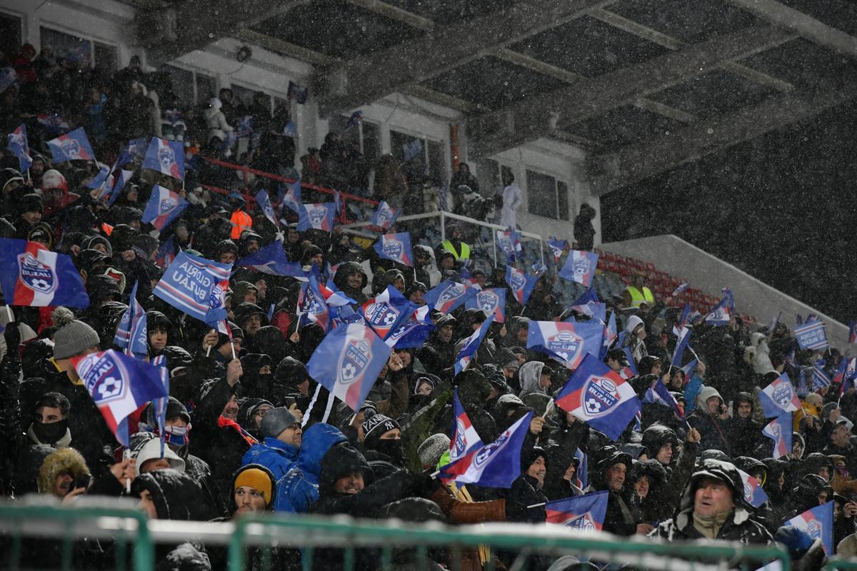 Gloria Buzău - FCSB, disputat pe ninsoare, foto: Cristi Preda / GSP // 16.02.2025