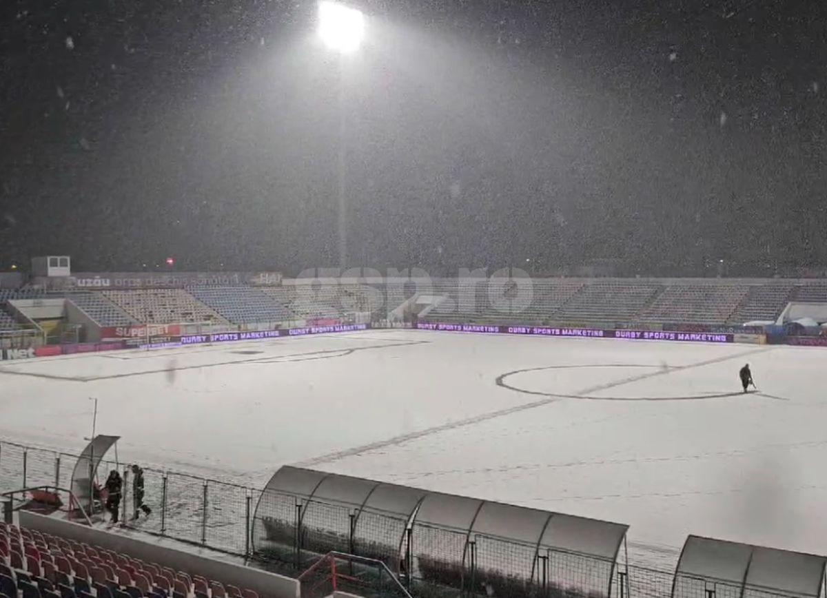 Cel mai aclamat fotbalist de la FCSB în nămeții de la Buzău » Apelul crainicului: „Să îl aplaudăm!”